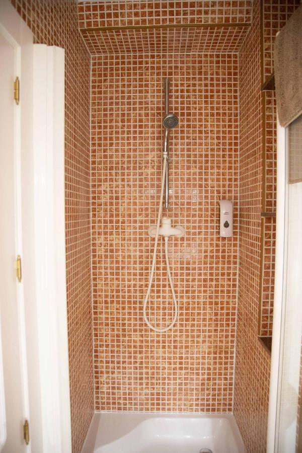 Rajabai Apartman Almansa Kültér fotó