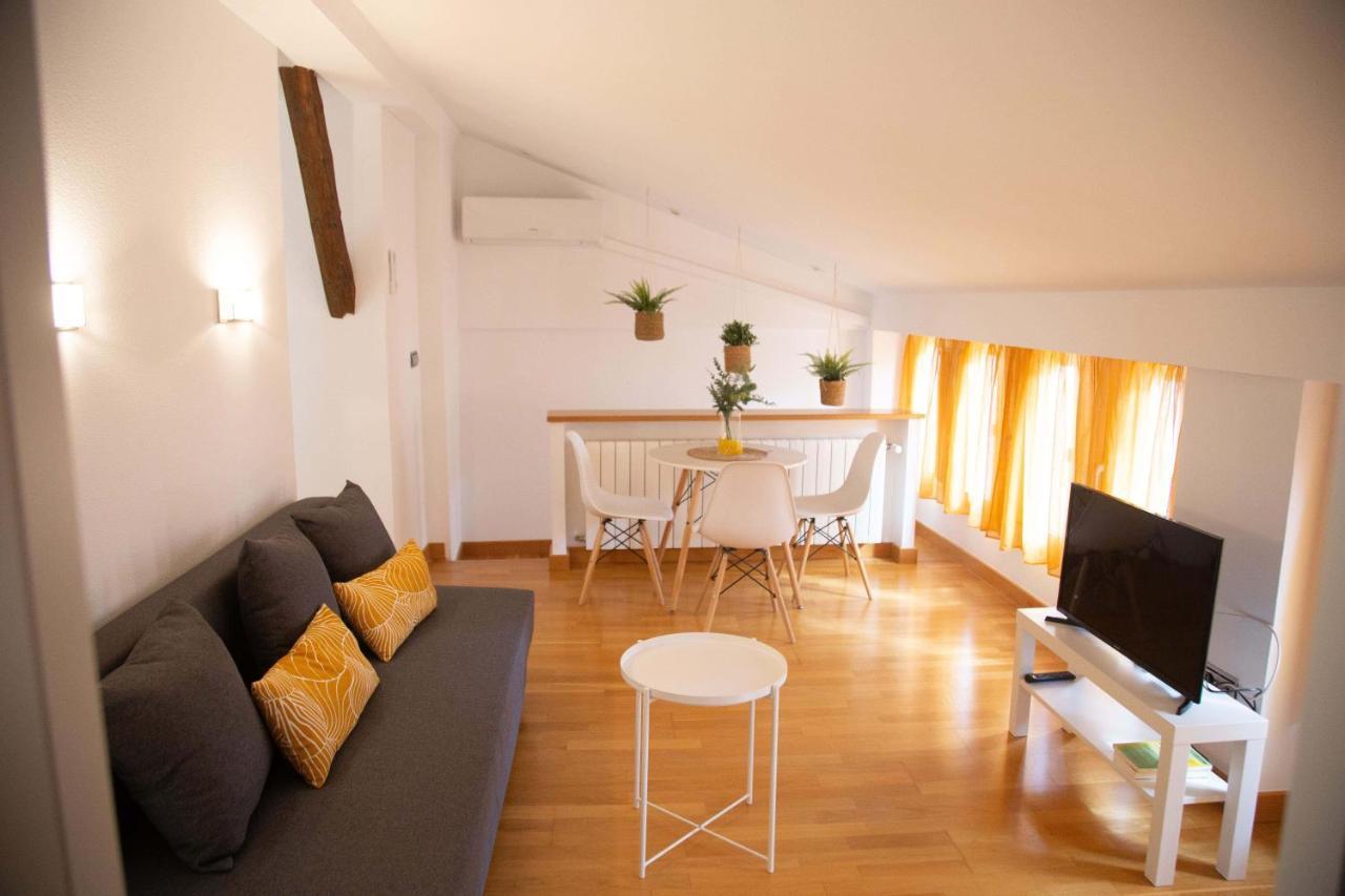 Rajabai Apartman Almansa Kültér fotó
