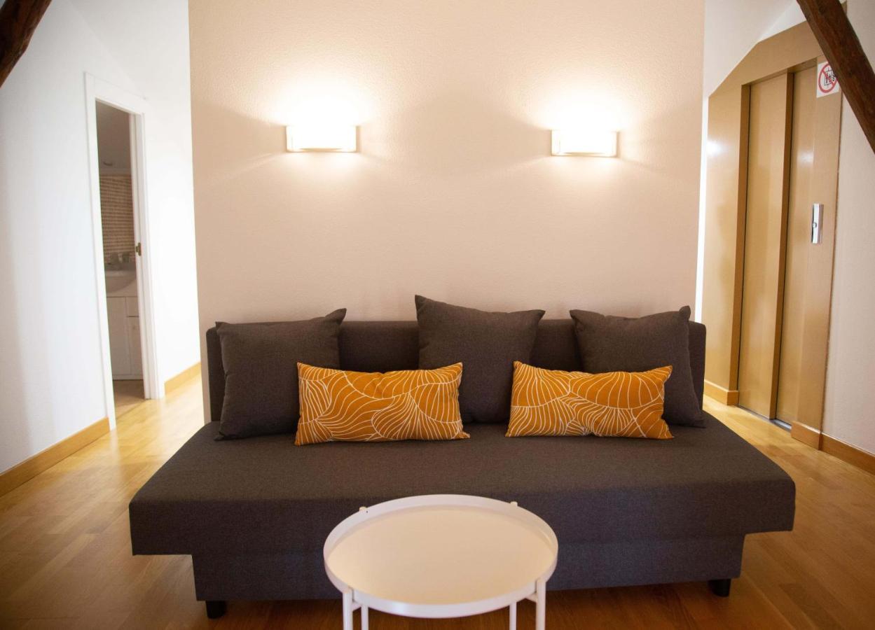 Rajabai Apartman Almansa Kültér fotó
