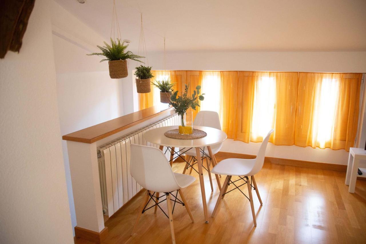 Rajabai Apartman Almansa Kültér fotó