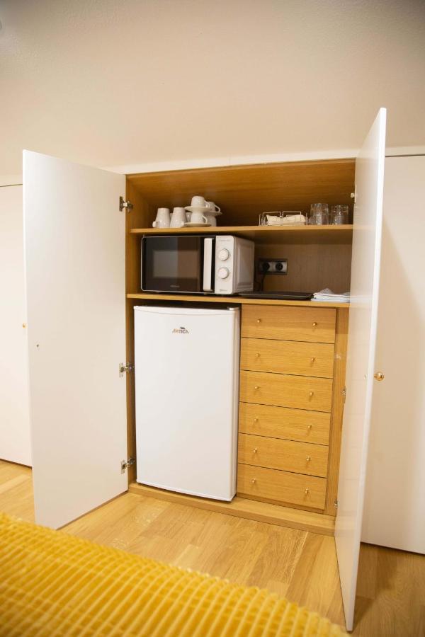 Rajabai Apartman Almansa Kültér fotó